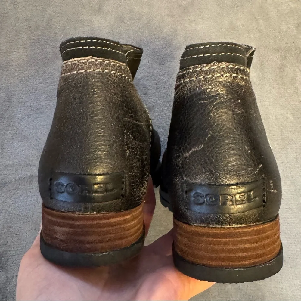 Sorel Major Low Ankle Bootie in Black Suede and Leather Women’s Size 9 1/2